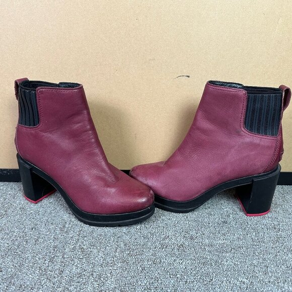 Sorel Margo Wine Red Heeled Chelsea Ankle Boot Leather Waterproof Size 8.5 - Picture 1 of 8